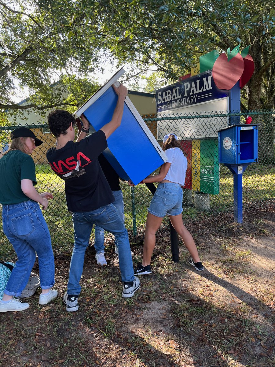HumanistsTLH's tweet photo. And a big shout-out to the volunteers from @TheCenterFSU who helped us install it and will help to keep it stocked! https://t.co/0Ry61tZD6R