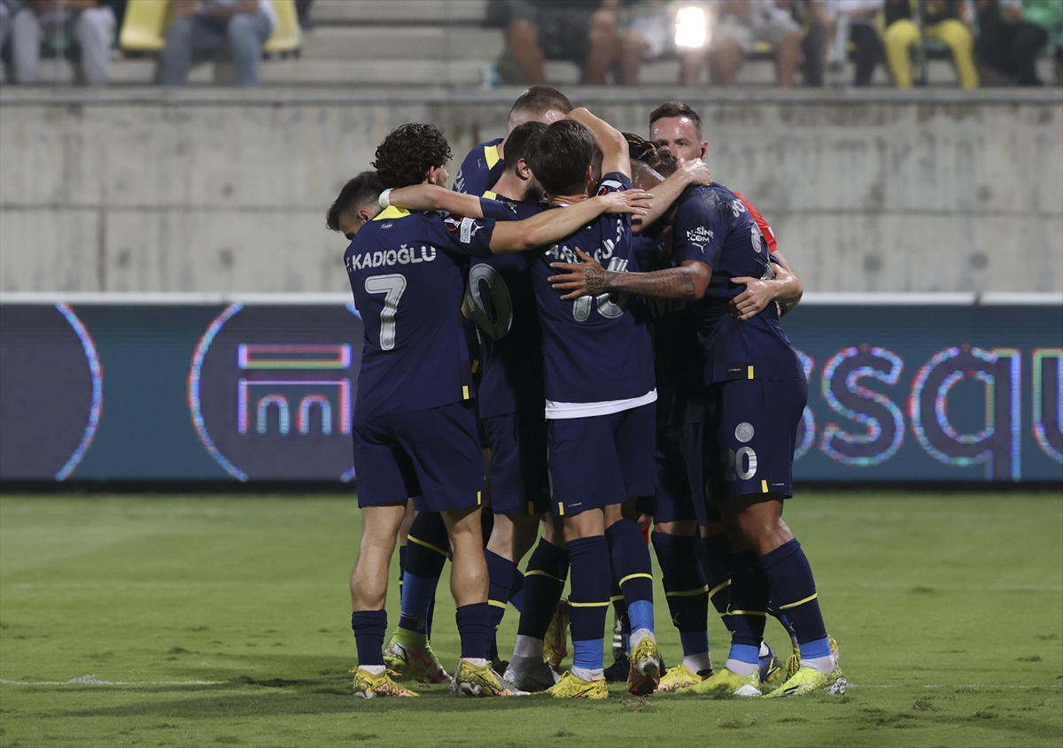 golvarmi's tweet photo. 🏆 UEFA Avrupa Ligi B grubunda Fenerbahçe, UEFA Konferans Ligi A grubunda ise ise Başakşehir gruptan çıkmayı garantiledi.

#AEKvFB #IBFKvRFS https://t.co/HzDlAn8W36