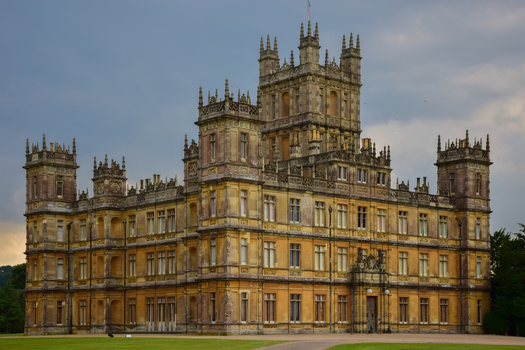 geckoafar's tweet photo. #ShareYourDream #Sweepstakes A dream trip of mine would be to take my parents to the UK and visit our favorite British TV show film locations! We'd love to see where they filmed Doc Martin, All Creatures Great &amp; Small, Downton Abbey, Father Brown, etc. How cool! @AmericanAir https://t.co/YrSgd6wqVf