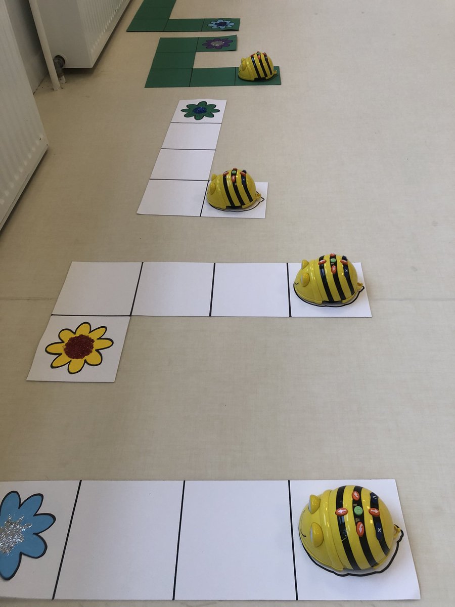 JoliotCurie5's tweet photo. Jour j #Robotiktour 
Une journée enrichissante auprès d’ élèves motivés . #ERUN
Présentation des bee bot sur le tri des déchets et de scratch ! #cycle2 https://t.co/iW01lpTBzc