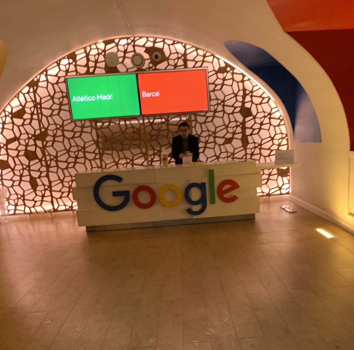 Bravo pour l’organisation de ce Google Search Central Meeting et ses presentations 100% feminines <a href="/RebBerbel/">Rebecca Berbel</a> <a href="/LoukilAymen/">Aymen Loukil</a> #SCMParis