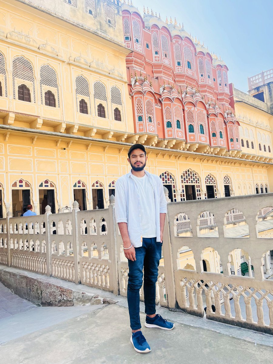 Dilkhush_Jat23's tweet photo. खामियां तमाम थी किरदार में मेरे
हर वक्त ज़मीर फिर भी जिंदा रहा। https://t.co/VZg9LAOmVQ