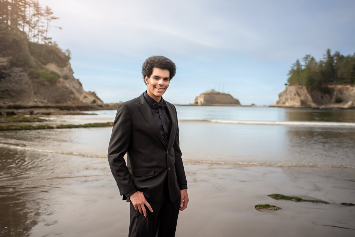 Chapter 4 of "The Autism Chronicles" is OUT NOW! It's called "My Current Situation." The link is autismchoseme.com/my-current-sit…. I hope you enjoy this shorter chapter in anticipation for the finale tomorrow.
📷: <a href="/ecporegon/">Emerald Coast Photography</a>
#AutismChoseMe #MyCurrentSituation