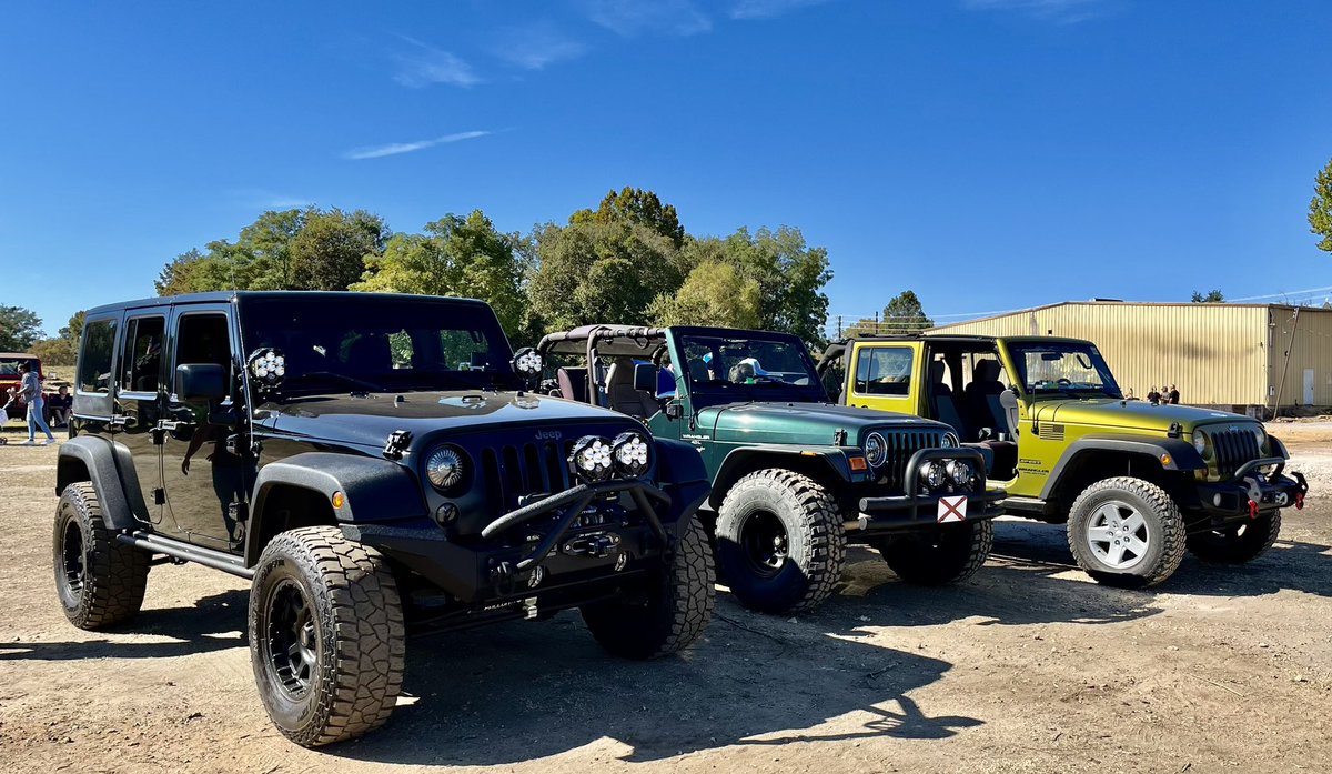 Jeepers Creepers in  @PrattvilleALgov Sunday was a hit. Enjoyed with the Fam.  ✅▶️ @THEJeepMafia @Jeep_fen @Thejeepboss @RealJeepFriends @Jeep_Life @JeepsandSunsets @beepinjeep @ItsaJeepWorld @JeepsGreen @4X4Jeeps #Jeep #jeeplife