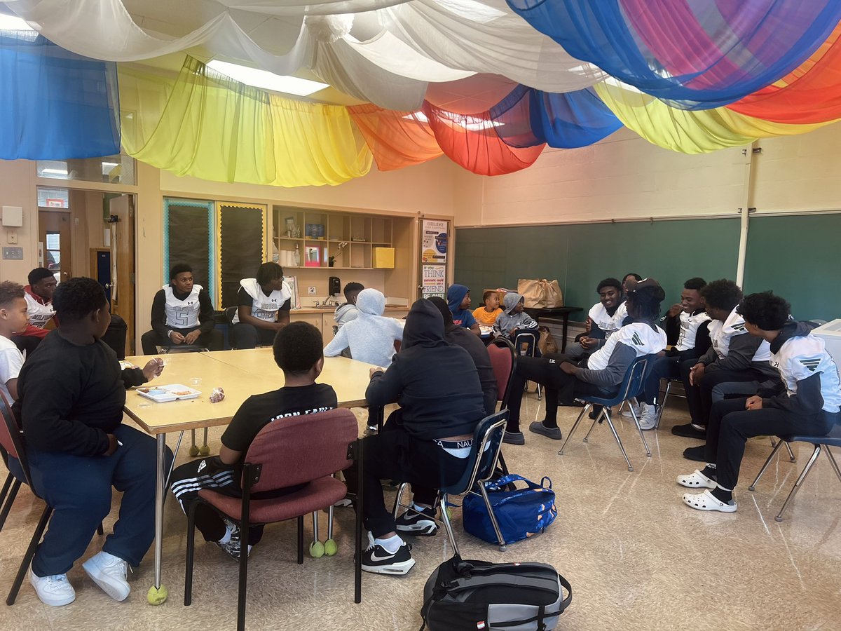 Mr. Perry tweet media