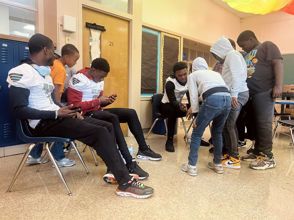 Mr. Perry tweet media