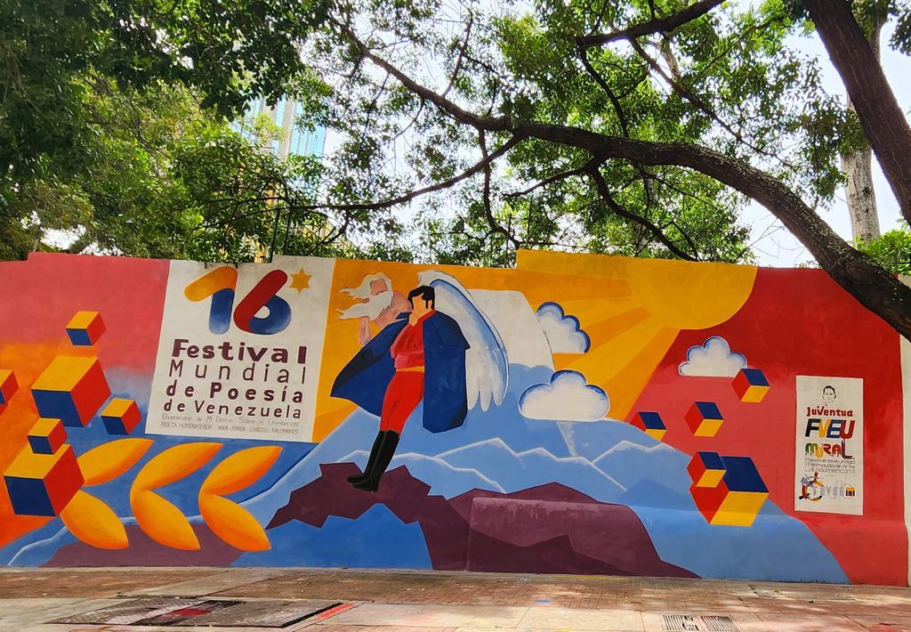_LaAvanzadora's tweet photo. (1/4) Junto a nuestra juventud del @PartidoPSUV, la @VenezuelaObe y la #FEVEU inauguramos un mural en conmemoración al Bicentenario del escrito poético realizado por el Libertador Simón Bolívar, "Mi Delirio Sobre el Chimborazo".
@NicolasMaduro
@MPPEDUCACION https://t.co/21A4sWEUlH
