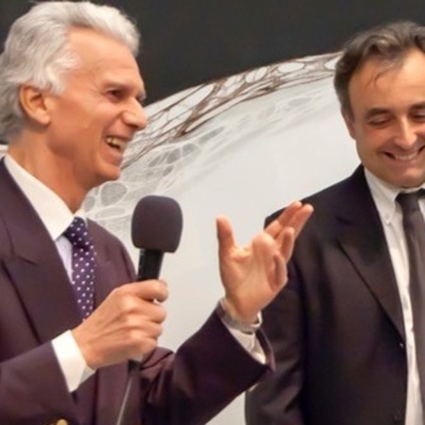 "Le parole giuste oggi non le trovo". 
Ieri ho perso un amico straordinario, GIORGIO RAMELLA, il deus ex machina dell'Enciclopedia d'Arte Italiana. 
L'ultimo saluto lo daremo Sabato alle 14.30 presso la chiesa di Sant’Andrea, Via Crema a Milano. Grazie a tutti. 

Alberto Moioli