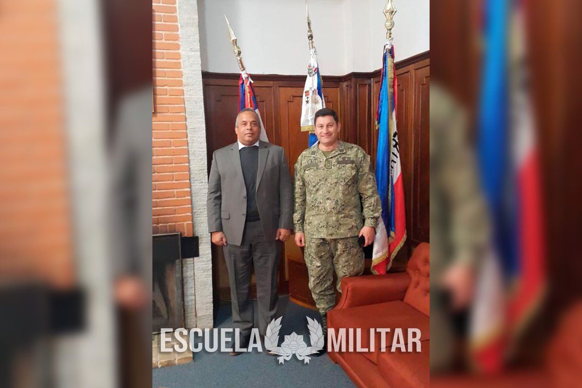 EscMilitarUY's tweet photo. En el día de hoy, tuvimos el agrado de recibir la visita del Sr. Comisionado (R) Rafael Álvarez, (República de Panamá), quién egresara de este Instituto como Alférez del Arma de Infantería en el año 1991, acompañado de su Sra. Esposa.

#EscuelaMilitarUruguay #Uruguay https://t.co/9JrsnmVJOd