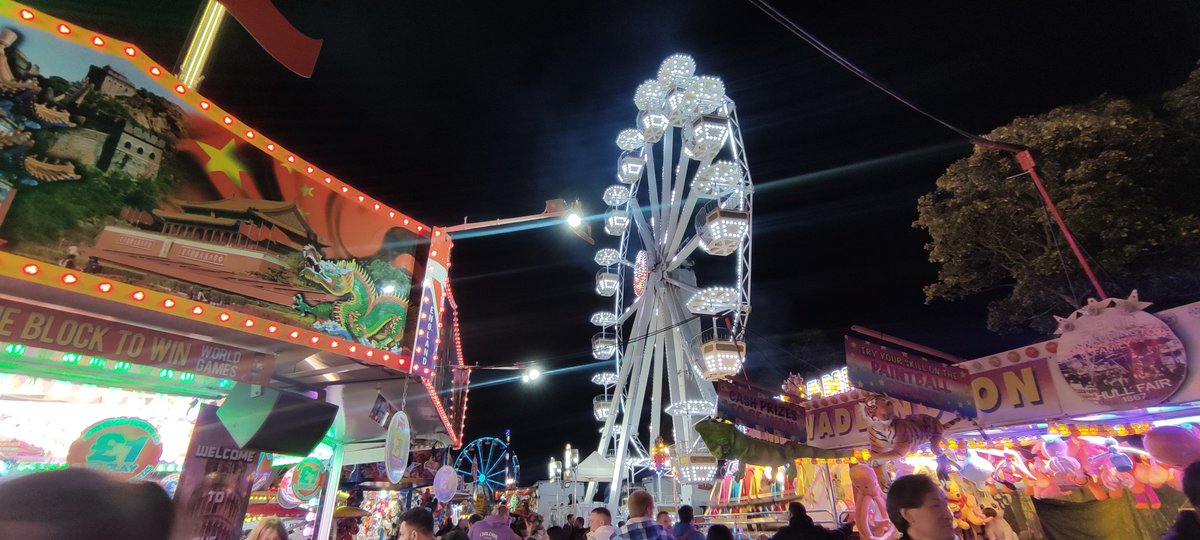 All the fun of Hull Fair - love it! #hullfair 🎡🎠🎪
