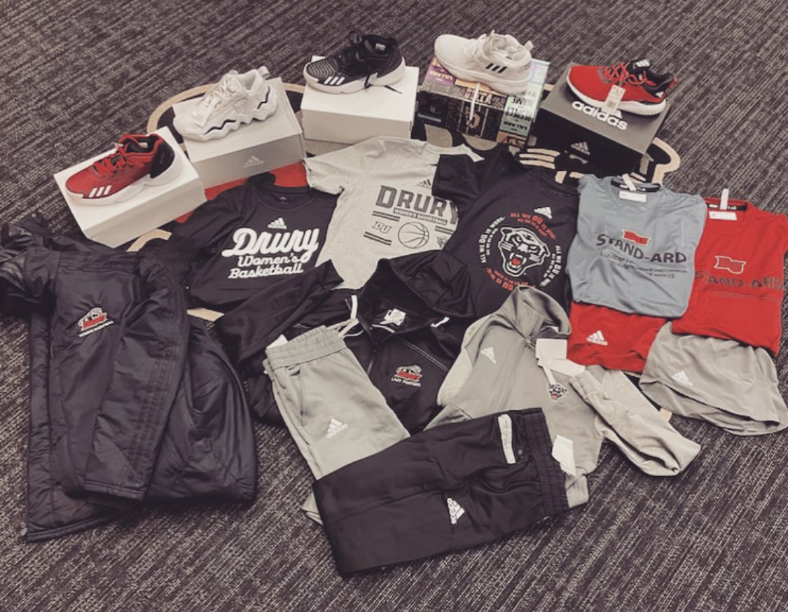 DULadyPanthers's tweet photo. GEAR. UP. 🐾 https://t.co/Ptk1UF1tdh