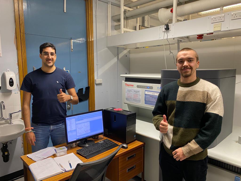 Ethan Errington (@errington_ethan) on Twitter photo Many thanks to @Currant_Buns and <a href="/bluebananna/">Dr Anna Regoutz</a> for hosting me at <a href="/UCLChemistry/">UCL Chemistry</a>‘s XPS (X-Ray Photoelectron Spectroscopy) lab to help with characterising the surface chemistry of oil-in-water sorbents produced by the <a href="/HengGroup/">Heng Research Group</a>. I‘m looking forward to seeing the results! Many thanks to @Currant_Buns and <a href="/bluebananna/">Dr Anna Regoutz</a> for hosting me at <a href="/UCLChemistry/">UCL Chemistry</a>‘s XPS (X-Ray Photoelectron Spectroscopy) lab to help with characterising the surface chemistry of oil-in-water sorbents produced by the <a href="/HengGroup/">Heng Research Group</a>. I‘m looking forward to seeing the results!