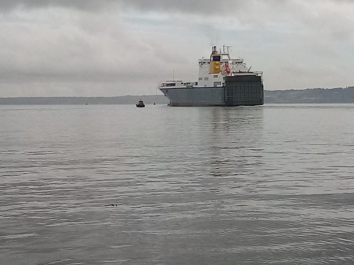 Anthony58924470's tweet photo. #rorovessel #corkport putting so sea earlier this afternoon
#283
#100daysofwalking with #200crew #300crew #round2of365 https://t.co/KQVZNFQJ8E