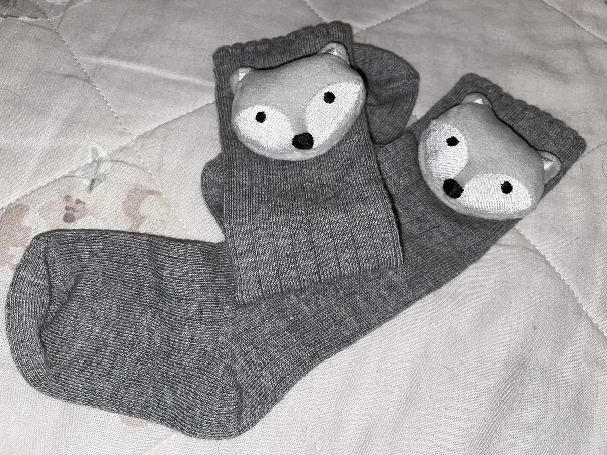 I will not be live tonight or tomorrow. Got some baby things to do and maybe work on something for stream, also I think I need a little bit of a mental refresh. 
If possible I'll stream sometime on the weekend. 

Forgive me, hopefully his new socks will make up for it. 🥺