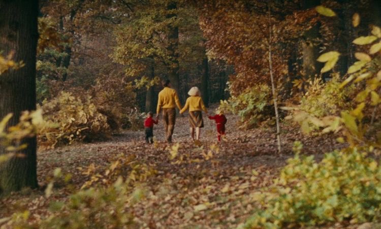 CestDuCinema's tweet photo. Le Bonheur (1965) // dir. Agnes Varda https://t.co/qN16VzYJy8