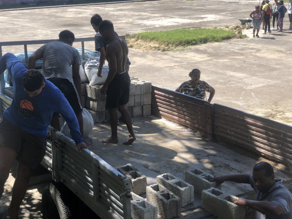 ipjgregorio's tweet photo. #PROFET|| Continúan llegando los materiales para la conformación del polígono de #Construcción 🦺. Área de trabajo de dicha especialidad en nuestra institución docente. https://t.co/Jdr8bIfKVV