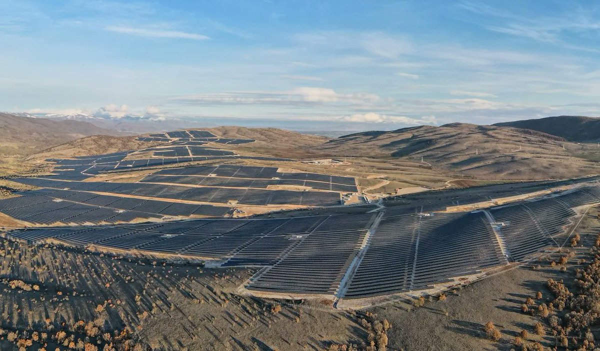 BAM! Greece just ran completely on renewables for the first time in its history. It can be done! buff.ly/3yz4Jjc 

We have the solutions. Implement them. #ActOnClimate 

#ClimateEmergency #climate #energy #renewables #renewableenergy #GreenNewDeal