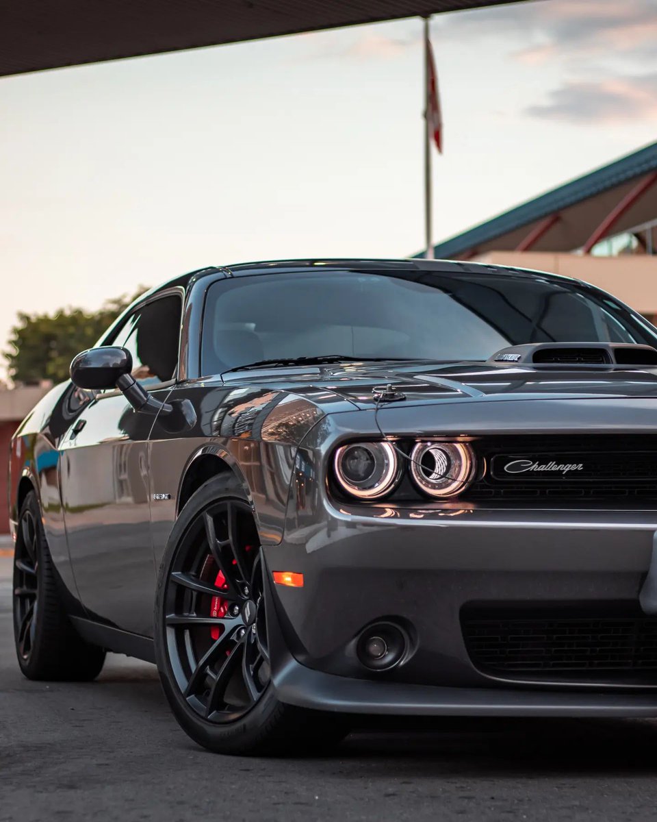dodge_canada's tweet photo. Ready for the challenges of the night.

📸: nikspics___ https://t.co/VKo4IJvhDB