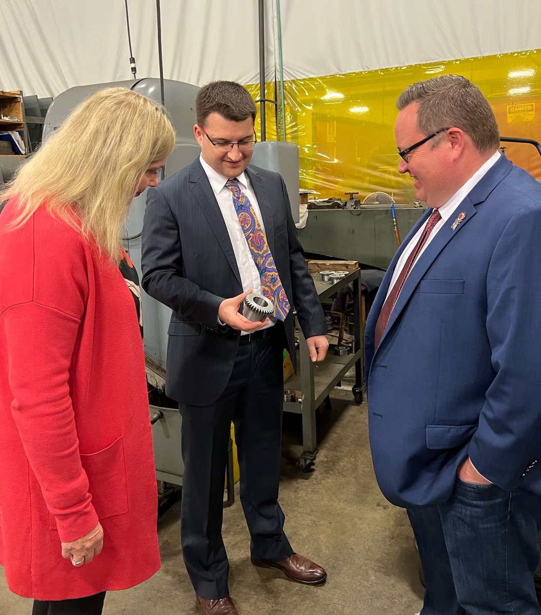 FedDevOntario's tweet photo. Today, MP Bradford announced a #FedDev Ontario investment of nearly $1.4 million for @RACER_CNC to improve productivity and competitiveness, support 31 jobs and position the company as a key player within the global aerospace supply chain.

News Release: https://t.co/gHY7FqnSHc https://t.co/7pVz3eVgON