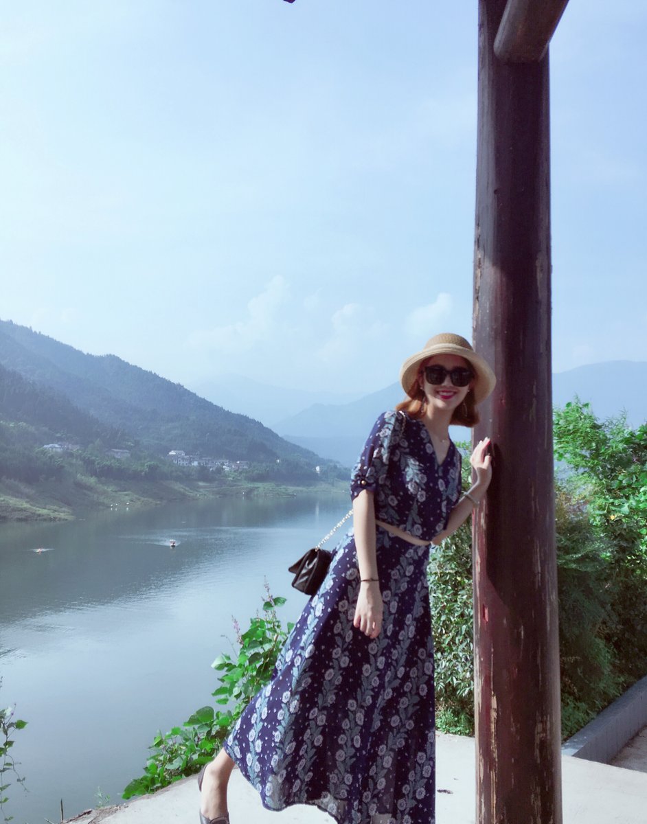 Mood is very important, I like beautiful scenery very much