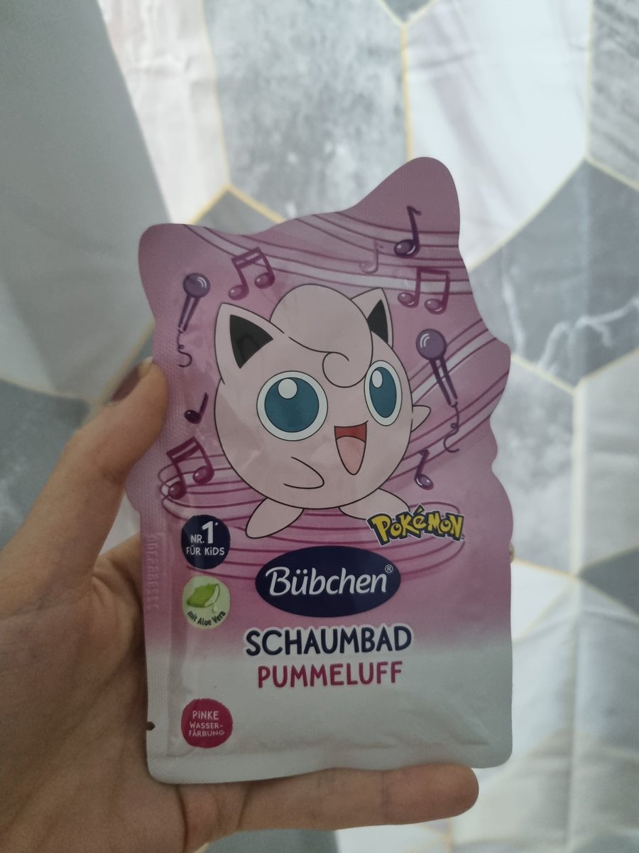 Kumiko__Yuki's tweet photo. Ich hab den besten Freund der Welt!!!!! Heute durch nen post auf twitter gesehen. Habs ihm gezeigt und er hats gleich heimlich besorgt 😍😍😍
#badewasser #pummeluff #Pokemon #pokemonschaumbad https://t.co/AqiwGQM0Ib