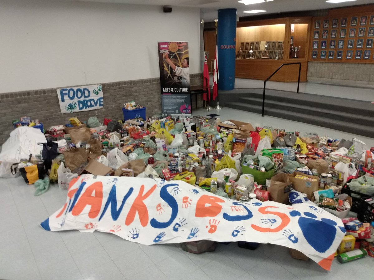 Have you ever wondered what 4000+ lbs of food looks like #ygk? <a href="/BayridgeSS_LDSB/">Bayridge SS</a> collected this Wednesday night - 4098 lbs!! #community #donate #grateful