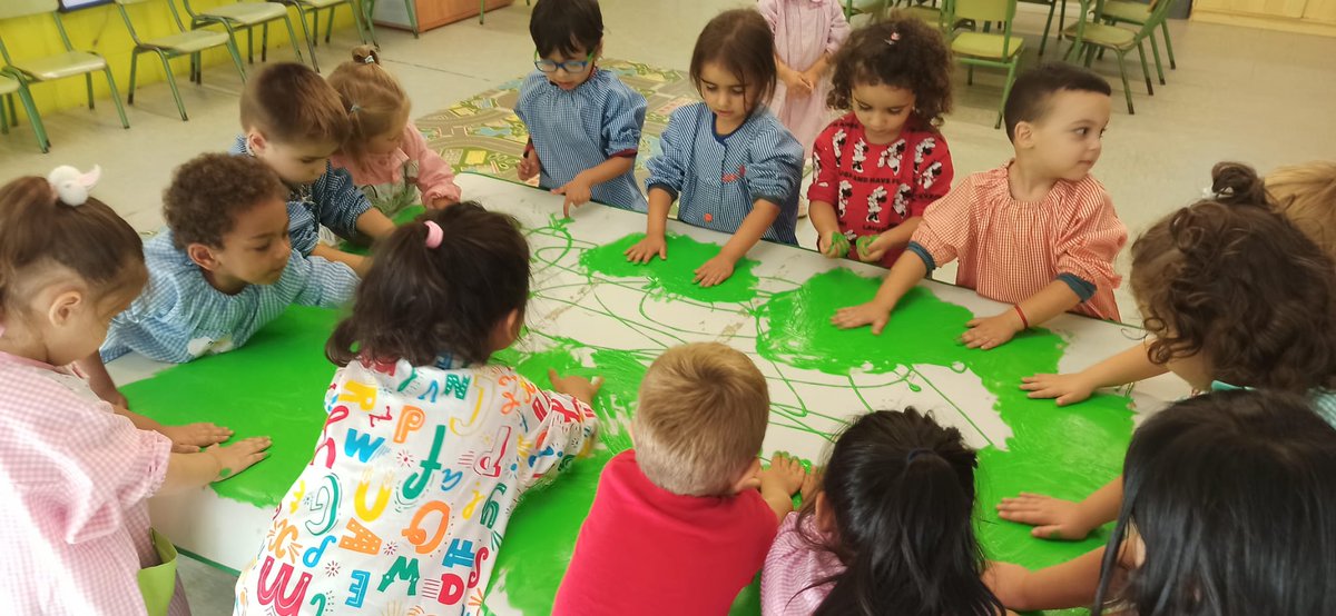 galis_esc's tweet photo. A P3 preparem entre tots la nostra estança pels minimons. Entre tots és millor!
#juntsesmillor
#juguemiaprenem
#supergalisdecicleinfantil
#minimons https://t.co/lBEQHcEYIK