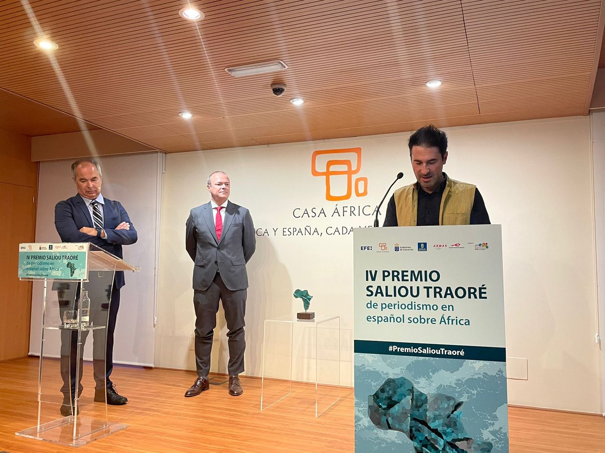 RUIDOPhoto's tweet photo. @Pau_RUIDOPhoto y @agusmoralespuga han recibido hoy el #PremioSaliouTraoré de @Casaafrica y @EFEnoticias por un reportaje de nuestro proyecto #TheBackway 😊 https://t.co/oHXViP7w6O