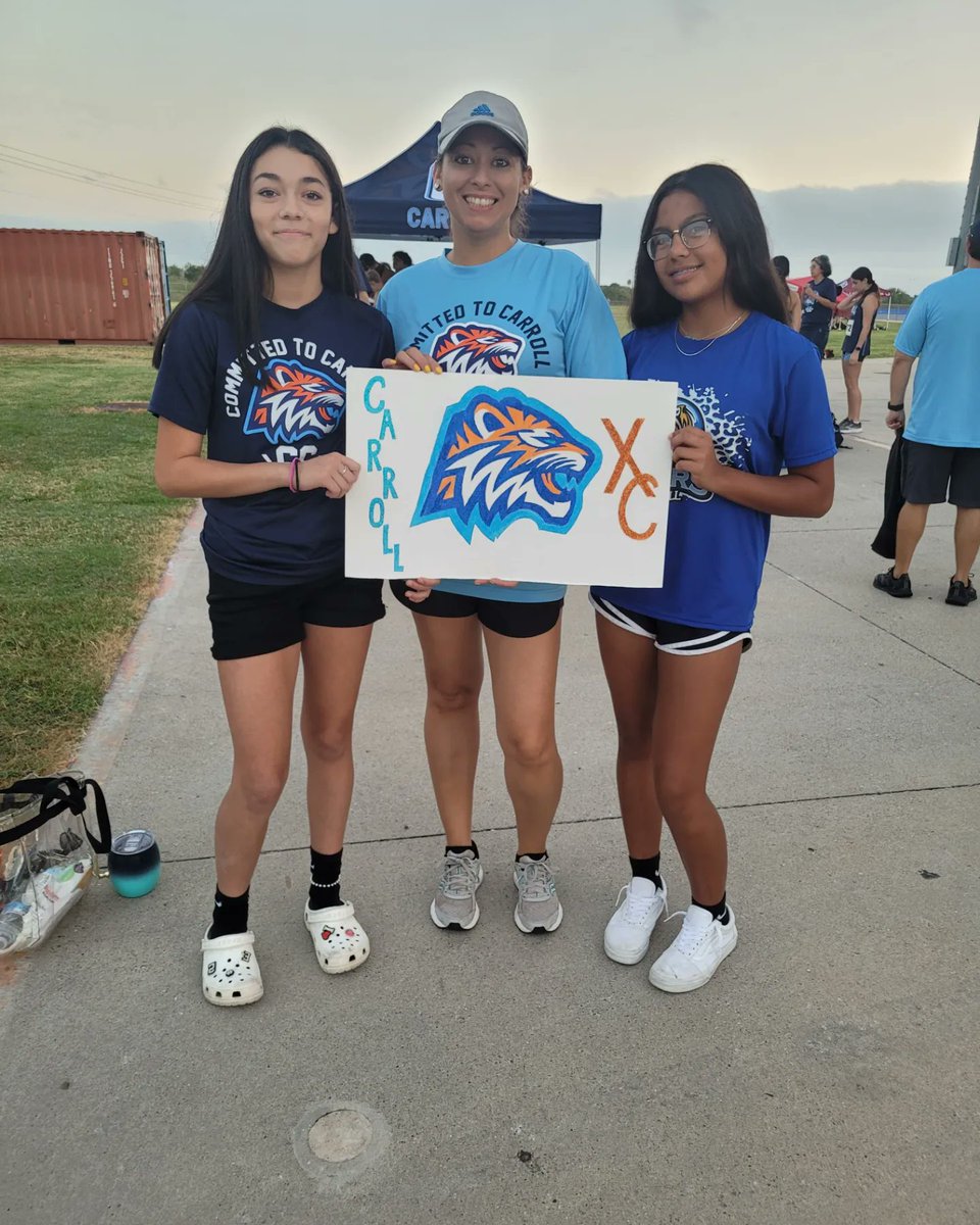 mandietoya's tweet photo. Carroll Tigers Varsity boys XC team moving on to Regionals! Let's go, Brandon! We are proud of you, son! @mycarrolltigers @Arredondo_CHS https://t.co/nisQDI83uK