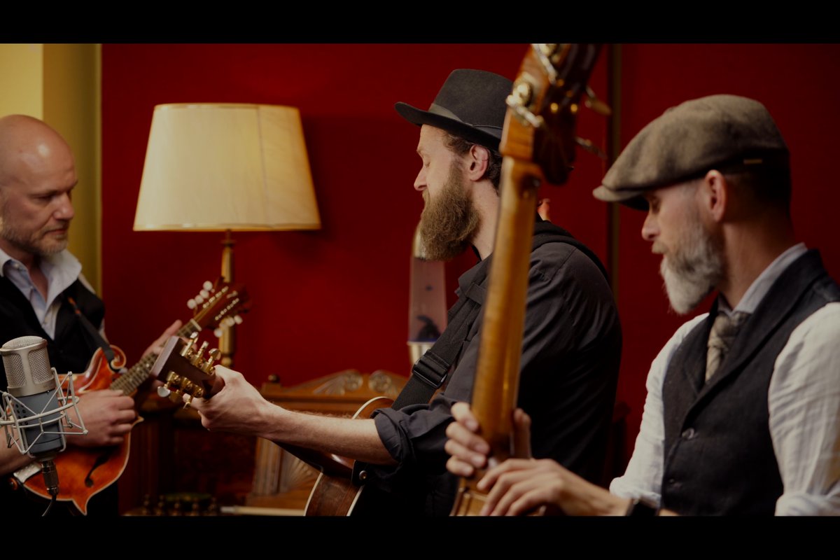 Vandaag releasen we de eerste van 4 video's van <a href="/kingforwardrecs/">King Forward Records</a> Sessions: Lackadaisical man youtu.be/6JhnDjd9xl8 met @tinusklaassen en @Nilsbruijel!