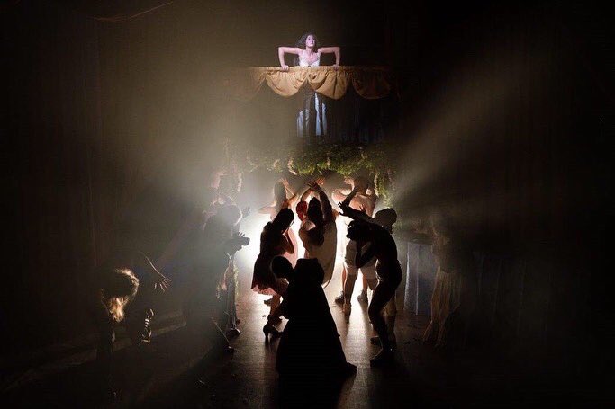 Last month I appeared in ‘The Bit-Players’ at Southwark Playhouse and grew a little too attached to a piece of chicken. @YoCoSwkPlay 

#actor #actorslife #seekingrepresentation #casting #castingdirector #theatre #southwarkplayhouse #swplay #swplayyoco #metatheatre #thebitplayers