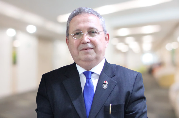trtmaranhao's tweet photo. Desembargador Carvalho Neto será homenageado pela @UFMAoficial com a Medalha Sousândrade: https://t.co/WzlxQmaHru
#Homenagem #RelaçõesInstitucionais #JustiçadoTrabalho #SouTRT16 #TRTMA https://t.co/DPnJ6v0XV7