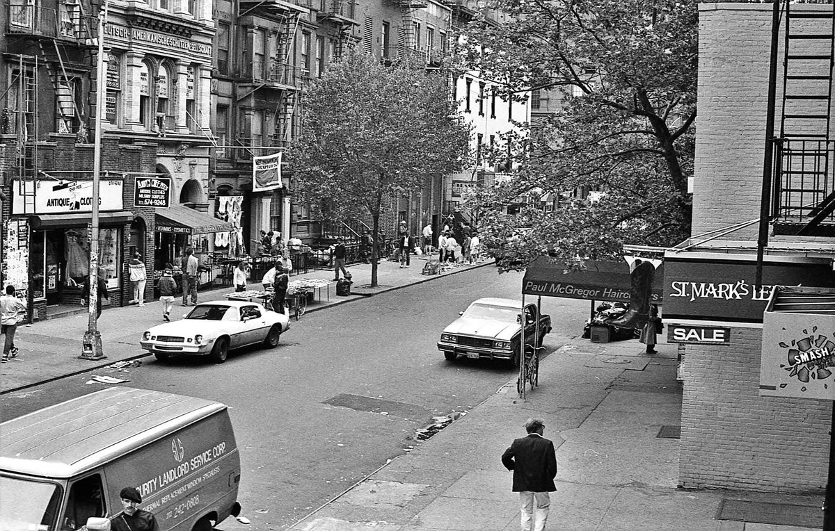 Manhattan before Carmageddon. St Marks Place in the mid-80s. Photo: David Vega