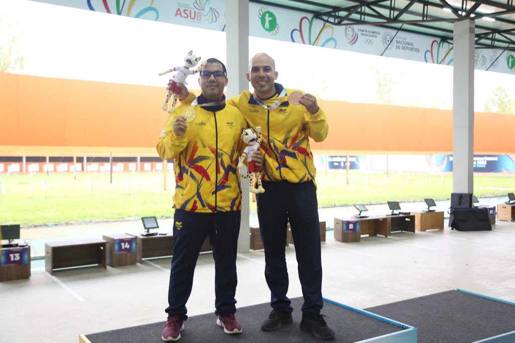 🥇🥉 Oro y bronce para Colombia en la prueba de tiro deportivo, pistola de aire 10 metros, masculino de los Juegos Suramericanos #Asu2022

🥇 Juan Sebastian Rivera (COL)
🥈 Felipe Wu Almeida (BRA) 
🥉 Alex Peralta (COL)