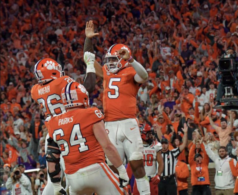 I am extremely humbled and BLESSED to have received an offer from Clemson university!! Can’t wait to come out, go tigers!! #allin 🐅🐅🐅@T_BirdFootball @DonnyAtuaia