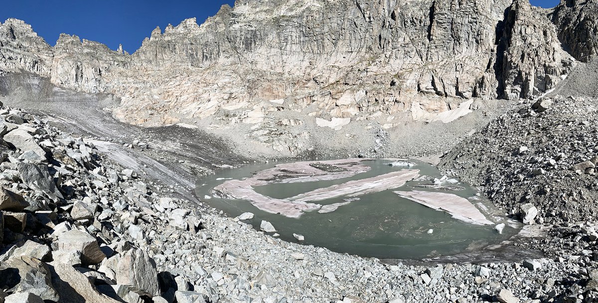 stephaniebutzer's tweet photo. Curiosity is a cornerstone of journalism.

So, in September, after running up to the Isabelle Glacier to find barely any visible ice left, I contacted some local experts to ask if it was normal. In short: It was not. But there’s a lot more to the story. ➡️ https://t.co/rjLFY1whKx https://t.co/NXWjfKbQk6