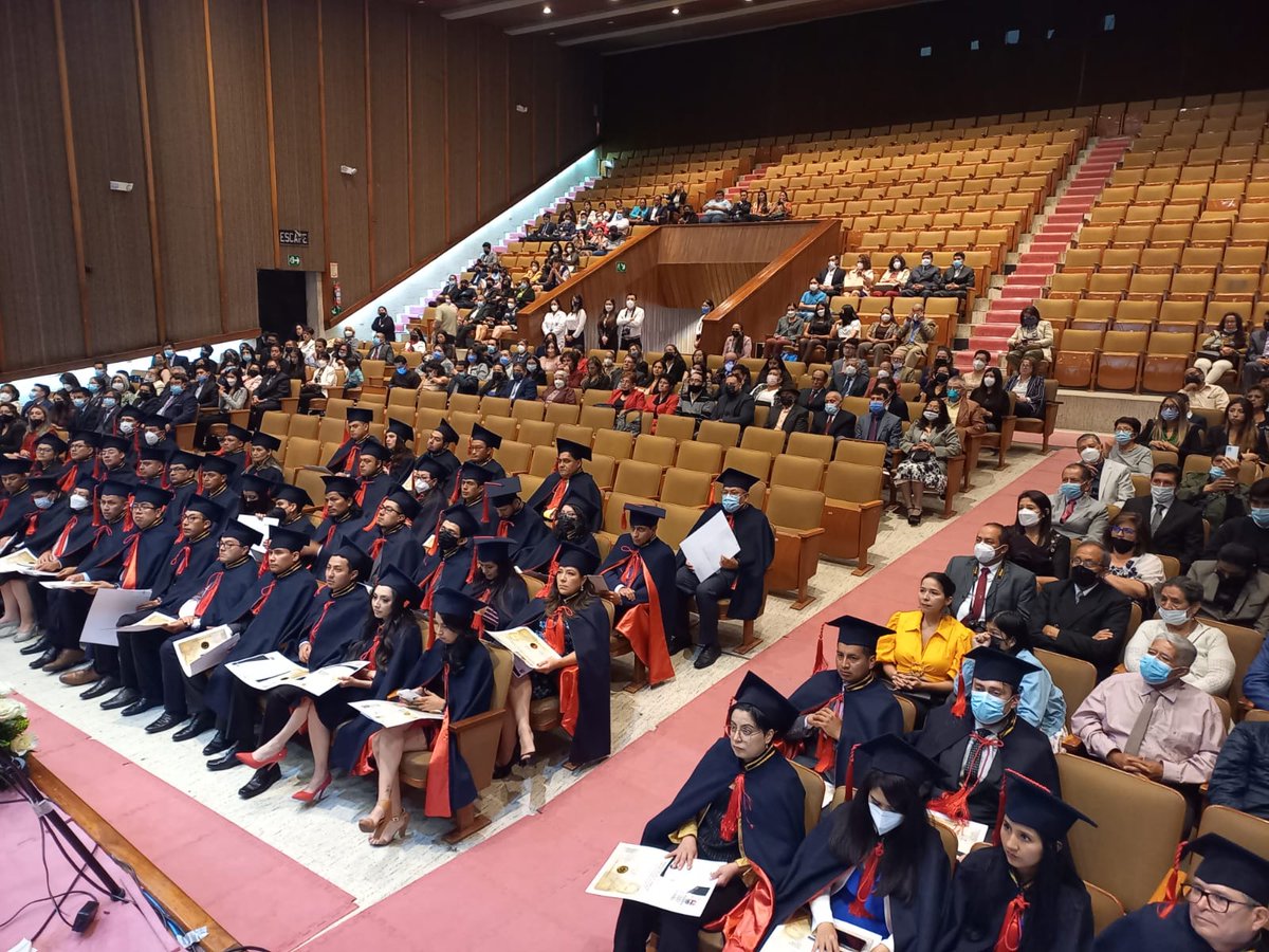 EPNEcuador's tweet photo. #GradosEPN| 🎓Hoy, la Escuela Politécnica Nacional #EPN incorporó a 56 graduados de maestrías y 4 graduados de doctorado. https://t.co/57Z35ZC0i2