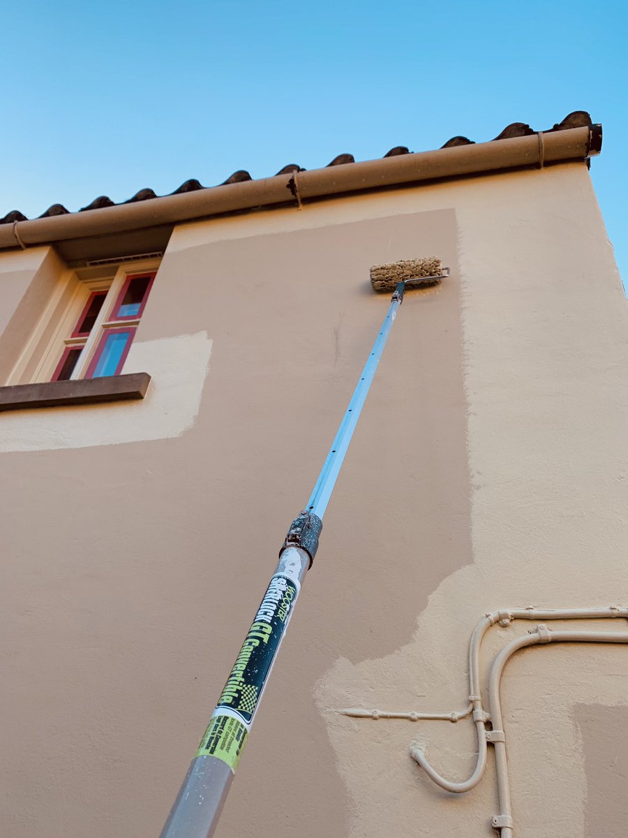 JGDecorator's tweet photo. Talk about changeable weather days. Yesterday rained off early and today sunscreen and hat. Been a @Woosterbrushuk painting day too. https://t.co/GuYLU4eLND