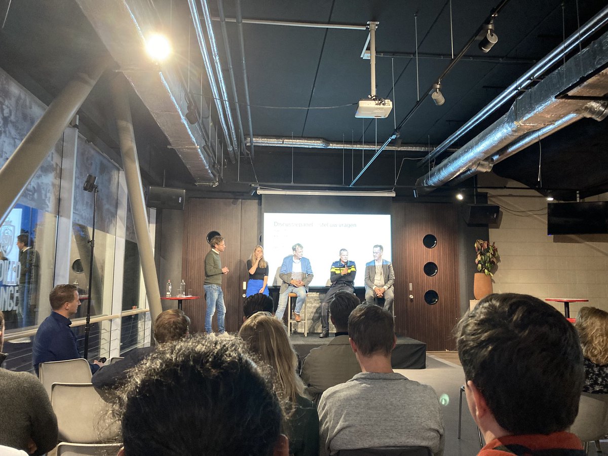 Vanavond cybersecurity conferentie bijgewoond voor onze Rotterdamse ondernemers in het Kasteel/Sparta stadion. Boeiende presentaties en ook goed dat er ervaringen en tips werden uitgewisseld. #cybercrime #weekvandeveiligheid