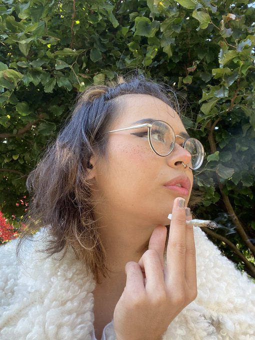 Who said cute girls can&rsquo;t smoke weed? https://t.co/kEycHAEzNt<a href="/tag/femboy"class="tags"><span>#femboy</span></a><a href="/tag/femboyfriday"class="tags"><span>#femboyfriday</span></a>