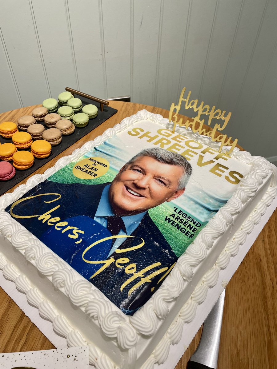 lisabateswallis's tweet photo. What a great way to celebrate your birthday, @GeoffShreeves @Waterstones #CheersGeoff a moving & hugely entertaining story from the @SkySportsPL legendary pitch side reporter and all round top guy! Congratulations… available now in store and on Amazon @panmacmillan #booklaunch https://t.co/YpjDG6ZW59