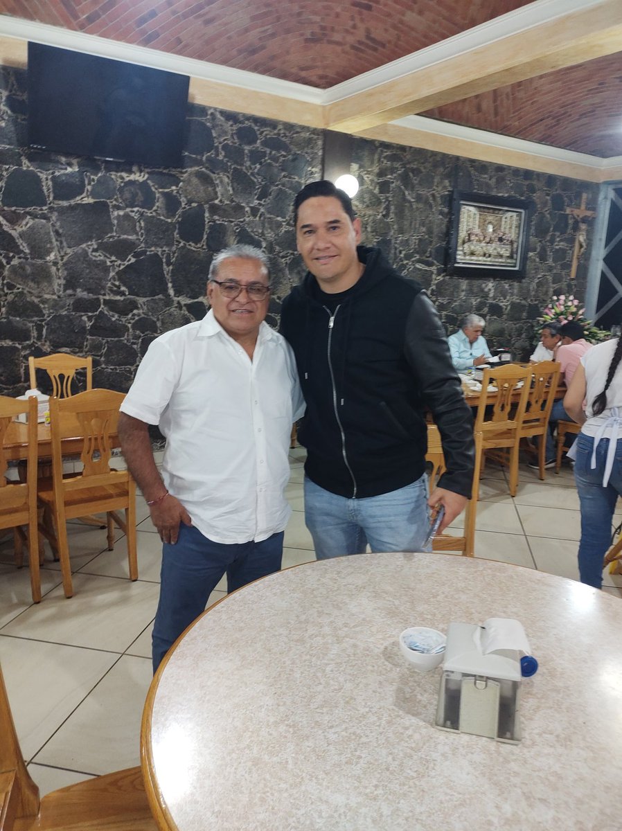 HugoLT21's tweet photo. @MoyMu23 gracias, un buen regalo de cumpleaños a mi papá ese día! 🦅 https://t.co/03bmnBSNQV