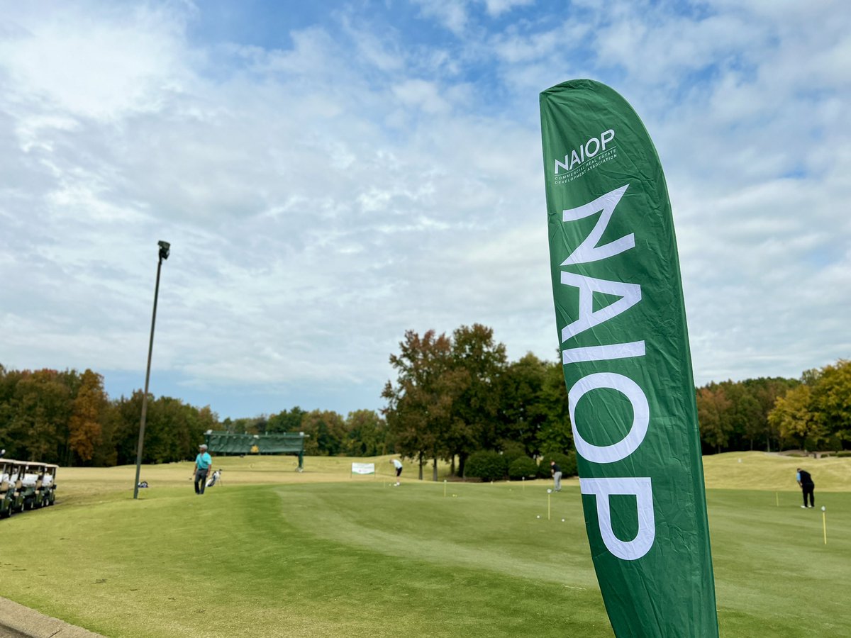 DavieConstNC's tweet photo. We were pleased to be a beverage sponsor for the Nat Assoc of Industrial & Office Parks (NAIOP) Golf Tournament at Grandover yesterday. Great opportunity to meet new friends & play with colleagues! #NAIOP #Grandover #golffellowship #buildmyoffice #daviedelivers https://t.co/30ds3XRCrw