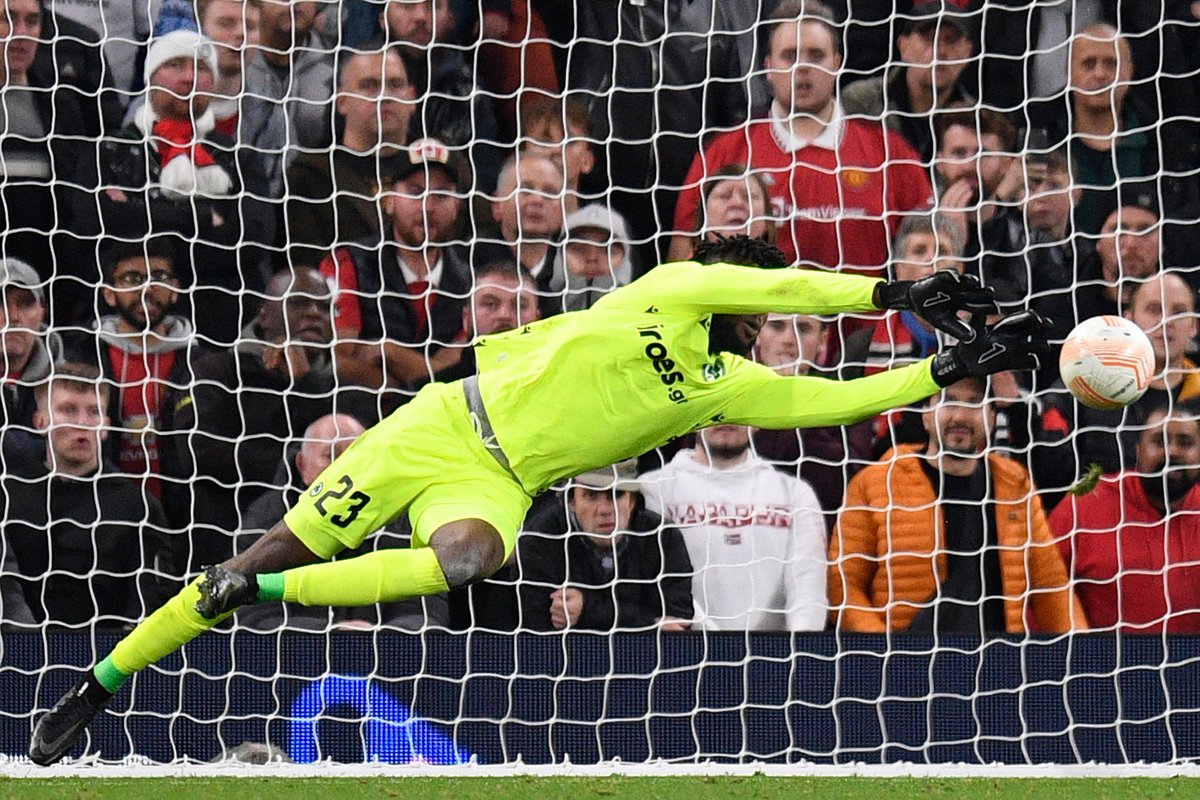 Vindicatedchidi's tweet photo. Nigeria Goalkeeper Francis Uzoho @Uzohof is currently doing the Lord's work at Old Trafford.
He is the reason @ManUtd is yet to find the net.
#UELLive #MUFC https://t.co/pcCQQAGwt5