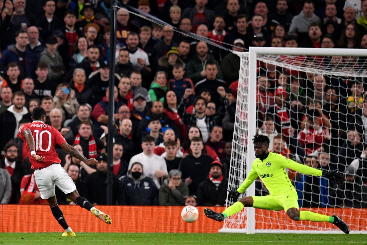 Vindicatedchidi's tweet photo. Nigeria Goalkeeper Francis Uzoho @Uzohof is currently doing the Lord's work at Old Trafford.
He is the reason @ManUtd is yet to find the net.
#UELLive #MUFC https://t.co/pcCQQAGwt5