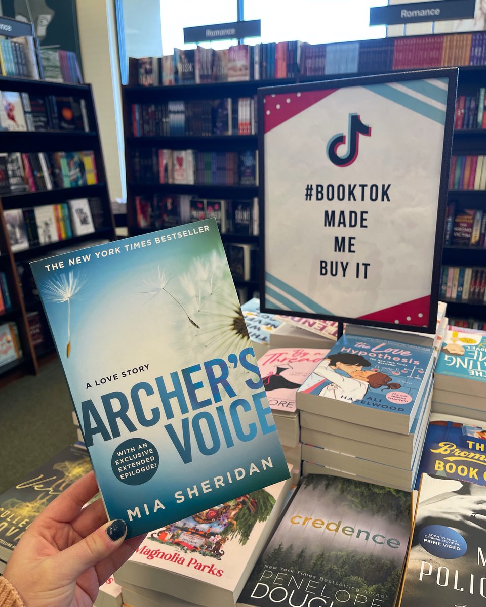 readforeverpub's tweet photo. 👀 Forever friends at @BNMenloPark! ⬇️
Archer's Voice @MSheridanAuthor
The Dating Playbook @FarrahRochon
As Seen on TV @MeredithSchorr
The Trouble with Hating You @SajniPatelBooks 
Blame it on the Brontes @AnnieSereno
Too Hot to Handle @mstessabailey
Out of the Blue @AlisonBliss2 https://t.co/e27HxvuJvC