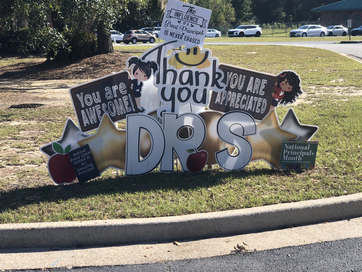 FLE_Explorers's tweet image. ✨We are so appreciative of Coastal Electric Cooperative for their kind and generous donation to our school! We are celebrating our Amazing Principal ALL MONTH LONG as we observe National Principal’s Month!! Behind every great school is a great Principal! #DreamBelieveAchieve