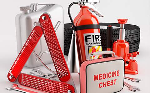 AMC_insurance's tweet image. How To Assemble An Emergency Roadside Car Kit⚠️⚠️
Regardless of the time of the year, it is never a good idea to be stranded on the side of the road. 
Read More: bit.ly/3VjxdYd, 1-866-350-8555
#amcinsuranceservices #icbc #ICBC #ShareTheRoadBC #bcdrivers #carsafetykit