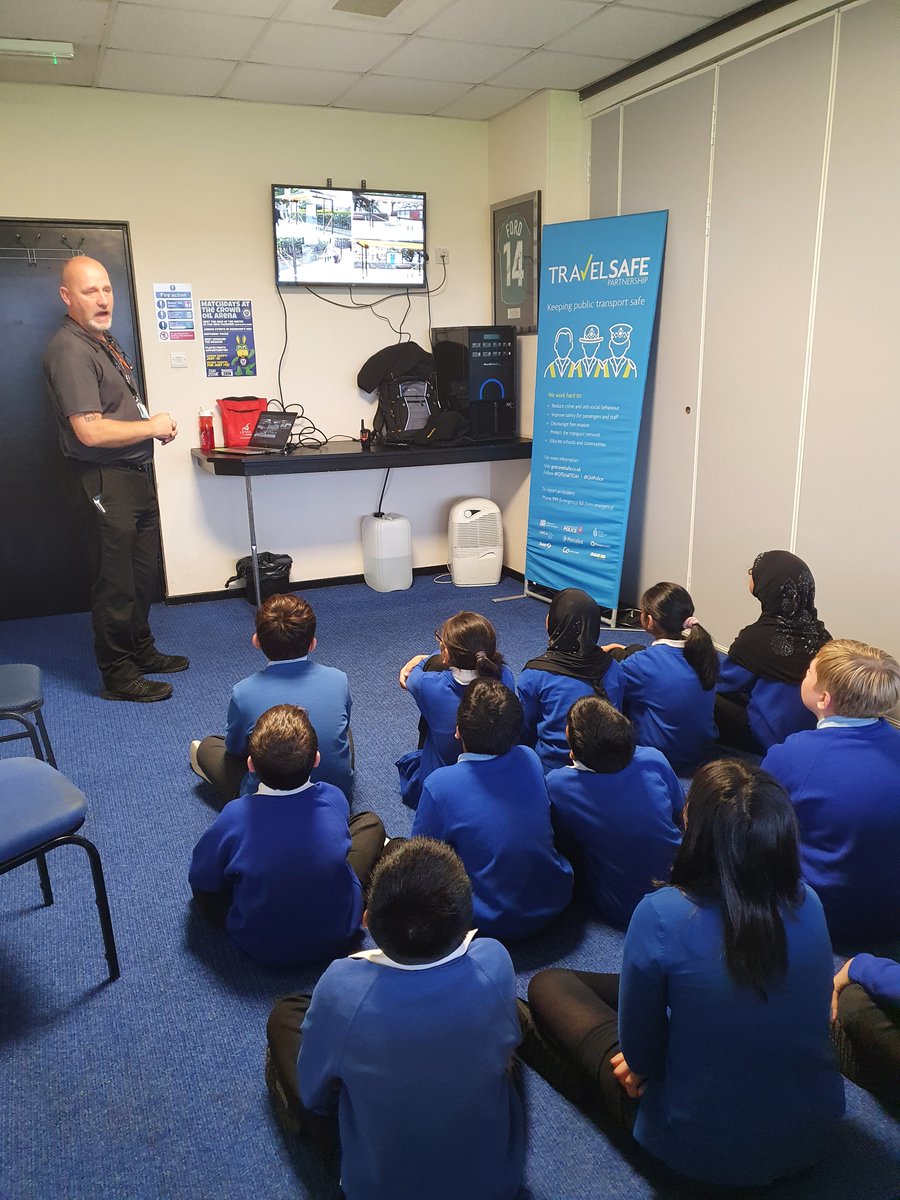 BelfieldPrimary's tweet photo. Year 6 learned how to keep themselves and others safe yesterday at Crucial Crew. They heard all from the Police, Fire-brigade and first-aiders amongst others #safeandaware https://t.co/5QaWPAwSUb