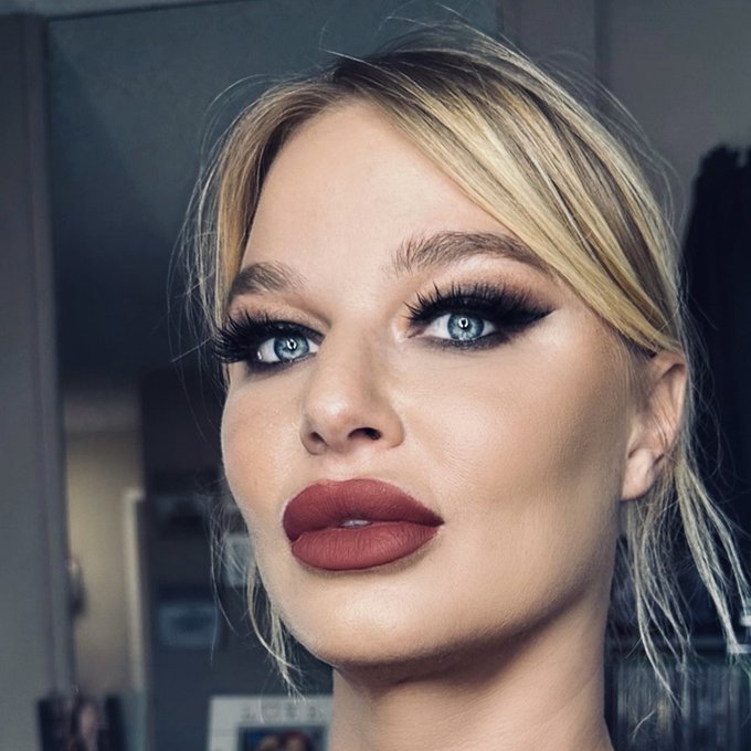 I needed a specific makeup look for a custom I shot yesterday and my friend, Shay gave me exactly what